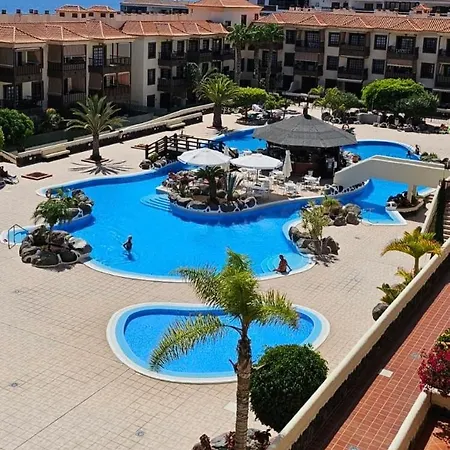 Boutique One Bed Sea Views And Free Wifi דירה